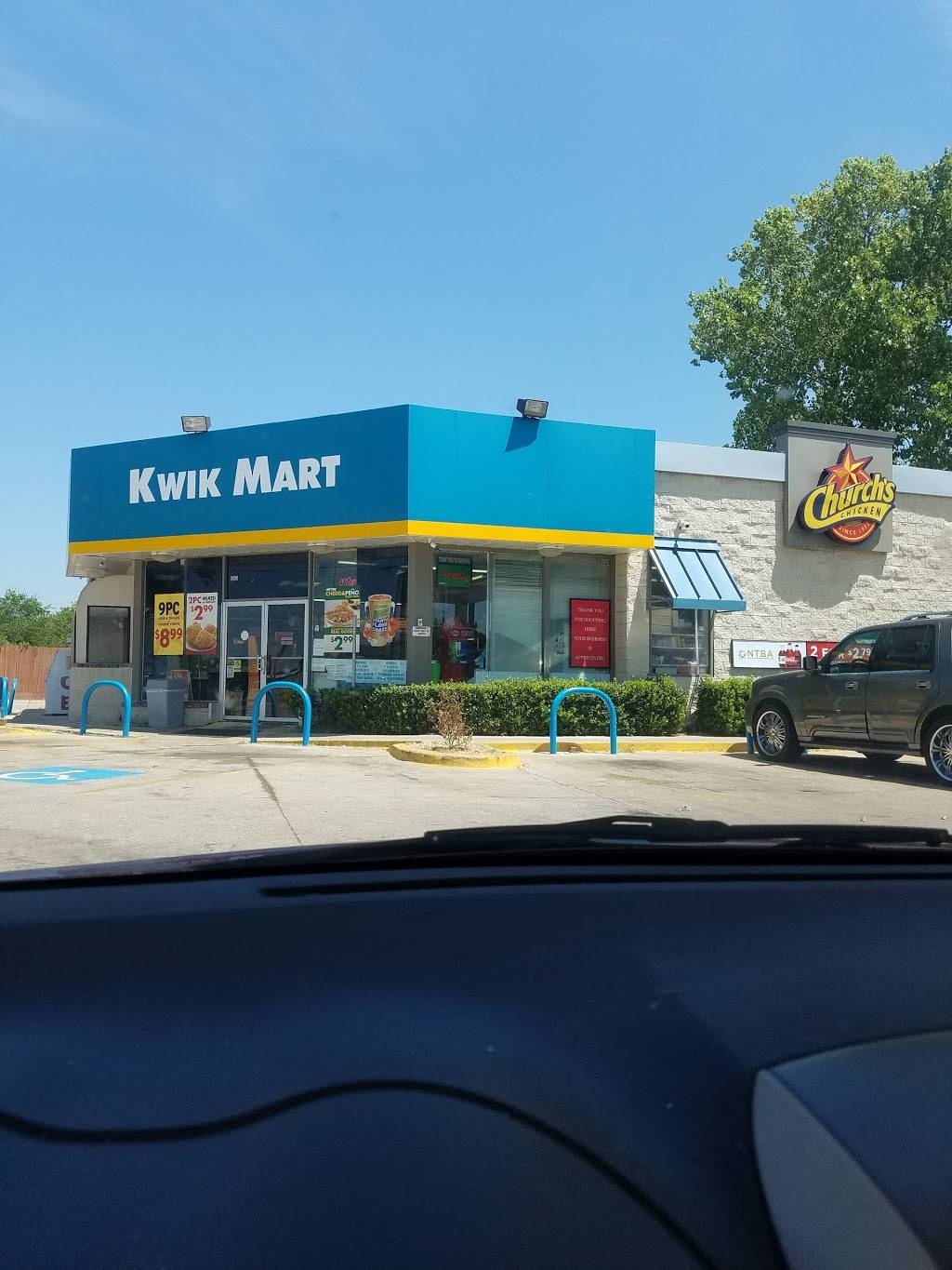 Churchs Chicken | restaurant | 10201 C F Hawn Fwy, Dallas, TX 75217, USA | 9725573700 OR +1 972-557-3700