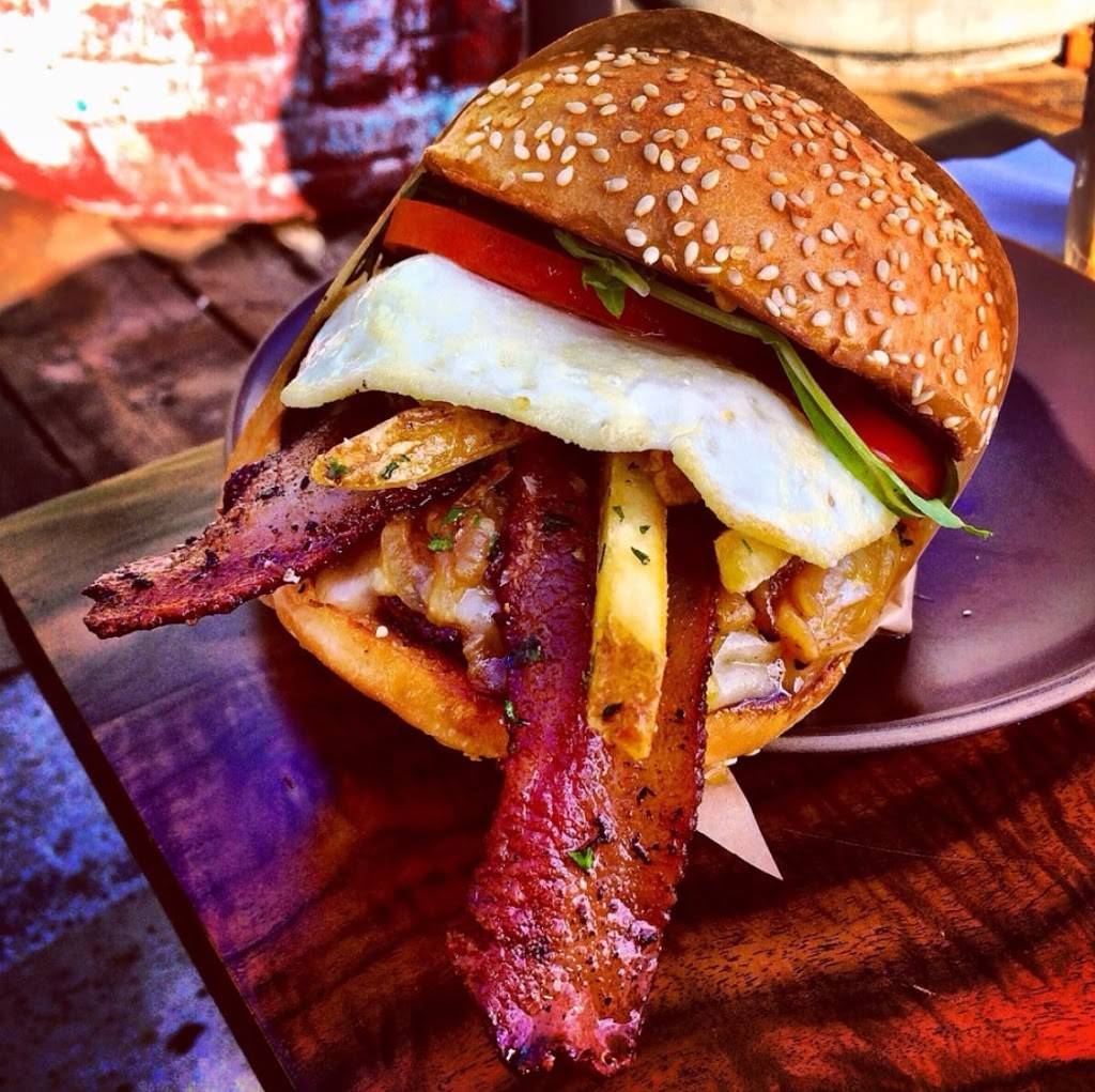 Roam Artisan Burgers | restaurant | 23 Lafayette Cir, Lafayette, CA 94549, USA | 9253850798 OR +1 925-385-0798