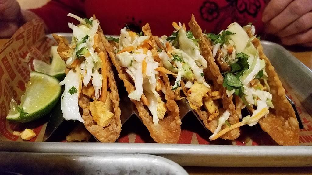 Applebees Grill + Bar | restaurant | 101 Lee Blvd, Shelbyville, IN 46176, USA | 3173981580 OR +1 317-398-1580