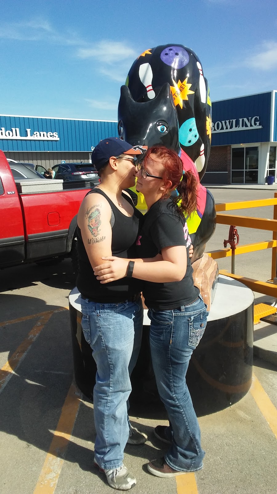 Landoll Lanes | restaurant | 2005 Center St, Marysville, KS 66508, USA | 7855628971 OR +1 785-562-8971