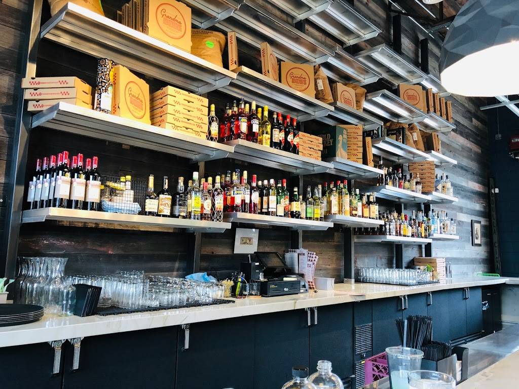 Grandma Bob’s Pizza | restaurant | 2135 Michigan Ave, Detroit, MI 48216, USA | 3133153177 OR +1 313-315-3177