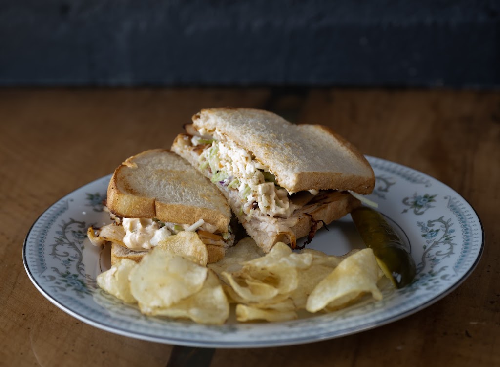 Brick Rhod Antiques & Bistro | restaurant | 109 N Commerce St, Lewisburg, OH 45338, USA | 9379622114 OR +1 937-962-2114