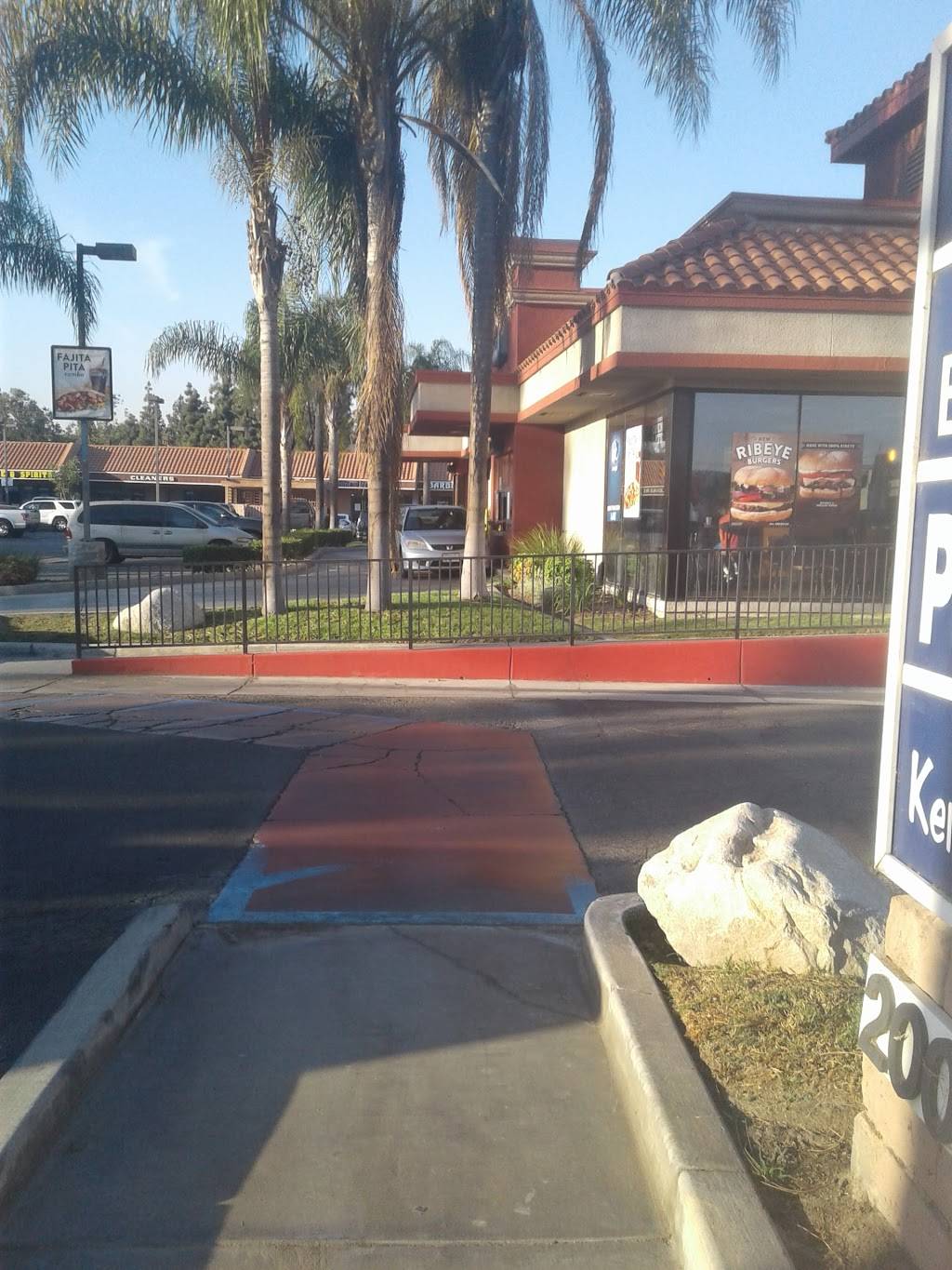 Jack in the Box | restaurant | 2097 E Orangethorpe Ave, Placentia, CA 92870, USA | 7149934579 OR +1 714-993-4579