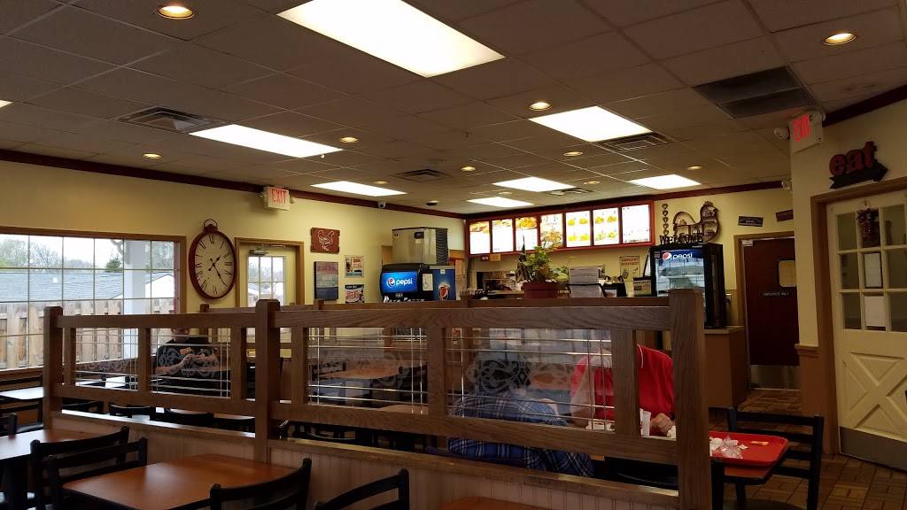 Lees Famous Recipe Chicken | restaurant | 2011 N Verity Pkwy, Middletown, OH 45042, USA | 5134232999 OR +1 513-423-2999