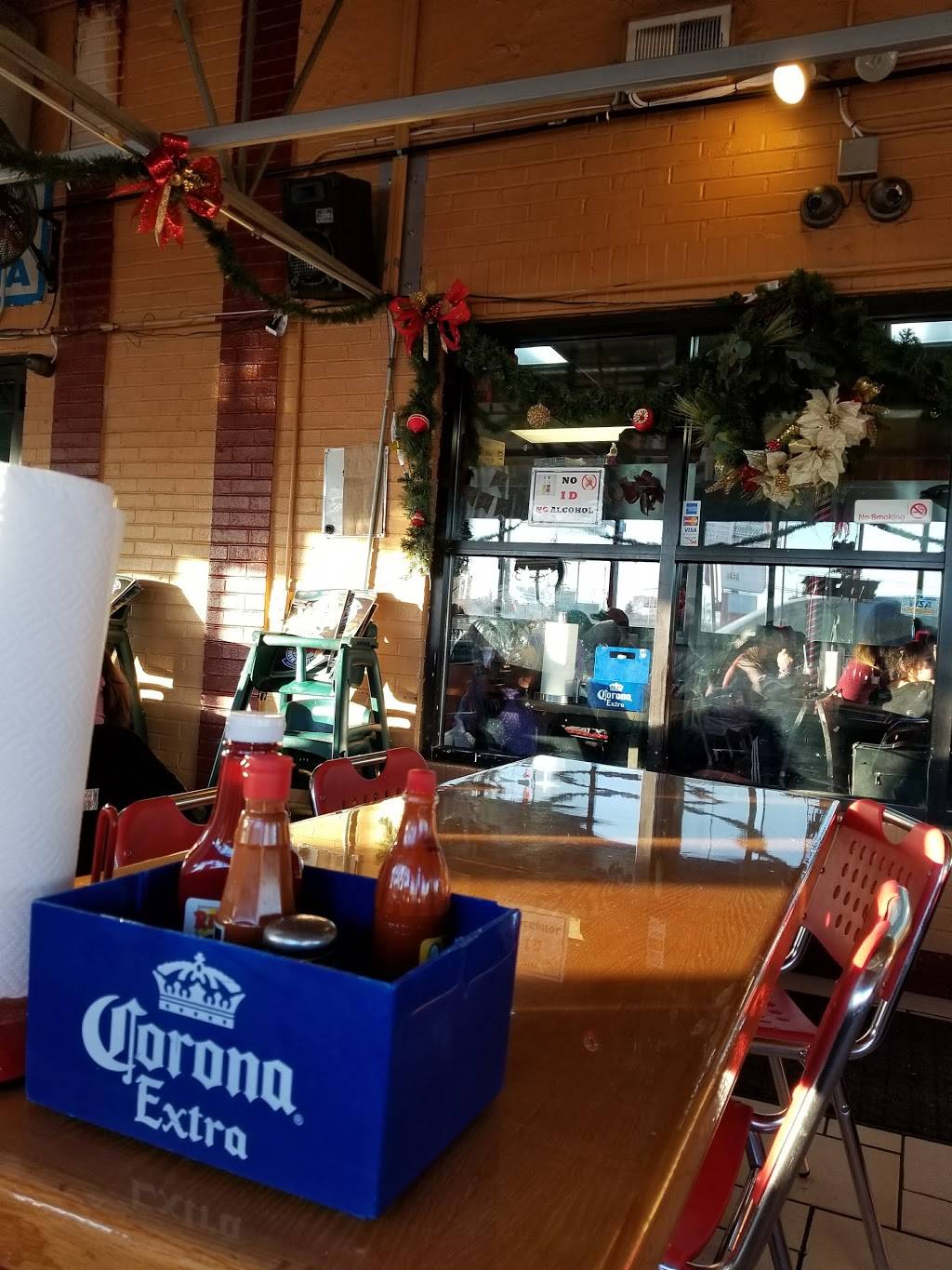 Las Islas Marias | restaurant | 4770 W Grand Ave, Chicago, IL 60639, USA | 7736378233 OR +1 773-637-8233