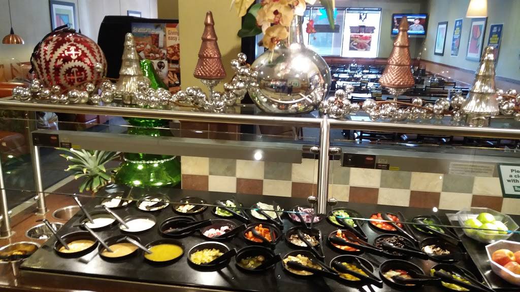 Round Table Pizza | meal delivery | 11617 Cherry Ave, Fontana, CA 92337, USA | 9093573050 OR +1 909-357-3050