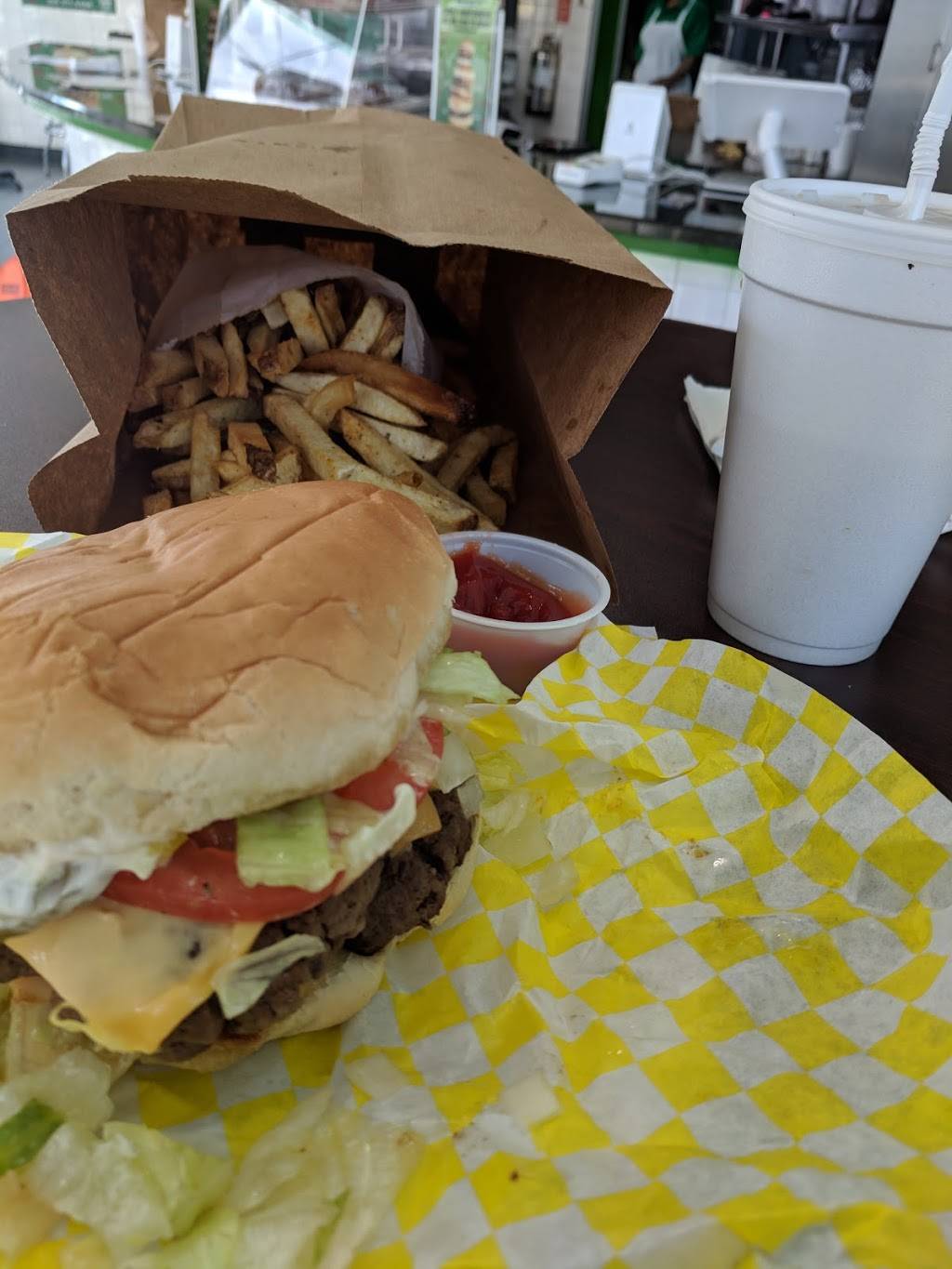 Fresh & Meaty Burgers | restaurant | 13187 Cedar Rd, Cleveland Heights, OH 44118, USA | 2163714400 OR +1 216-371-4400