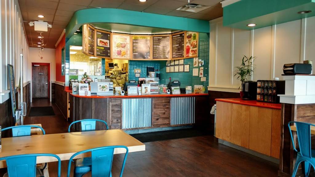 Tropical Smoothie Cafe | restaurant | 567 E Main St Unit B, Bay Shore, NY 11706, USA | 6319695636 OR +1 631-969-5636