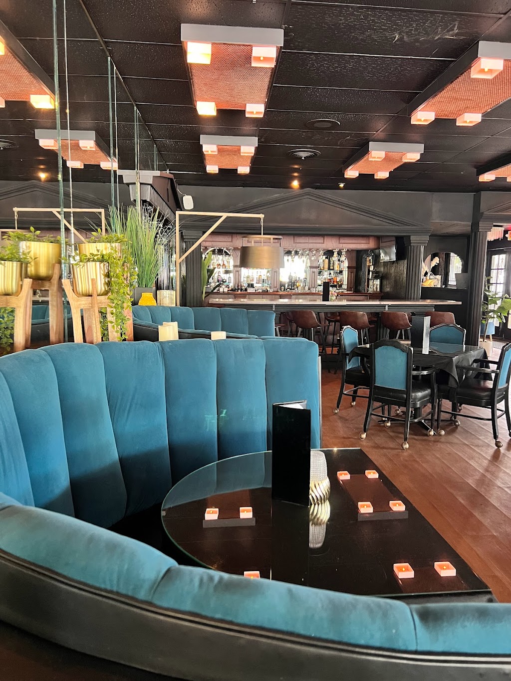 Damacios Bar & Tapas | restaurant | 722 Central Ave SW, Albuquerque, NM 87102, USA | 5055957383 OR +1 505-595-7383