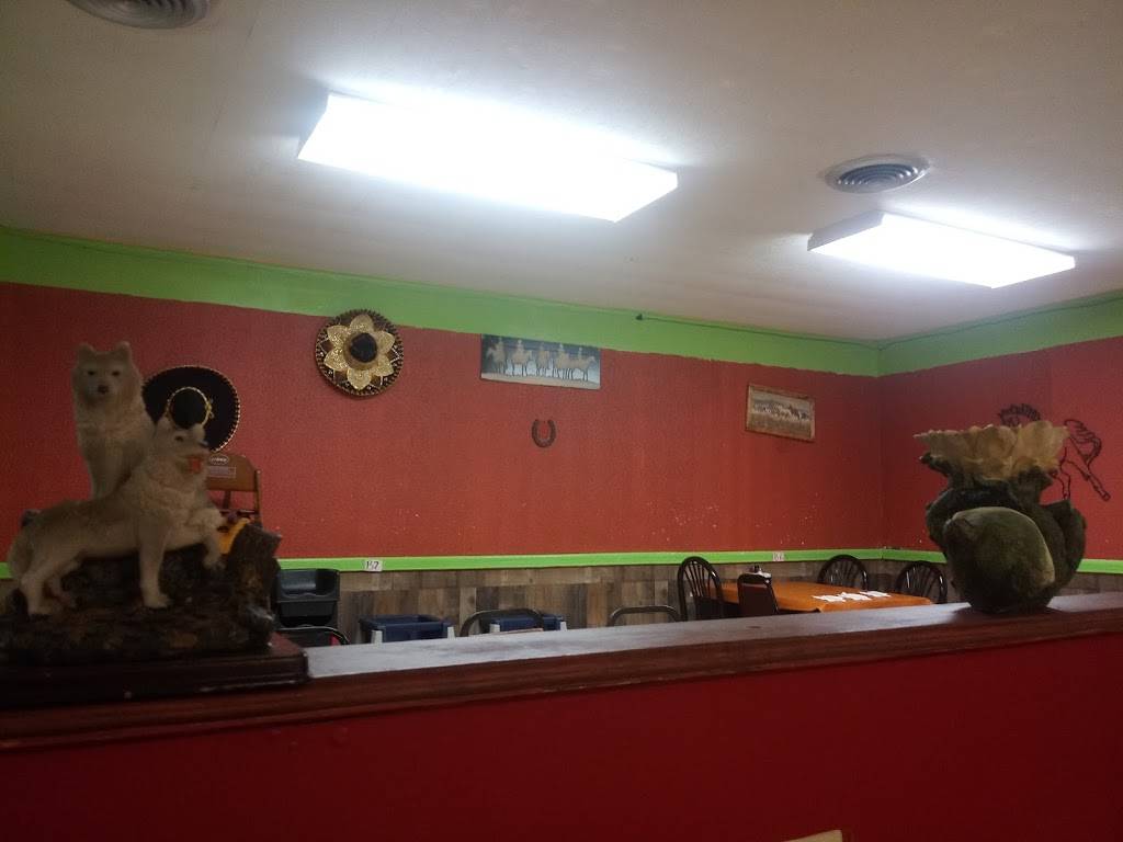 Medinas | restaurant | 302 W St John St, Girard, KS 66743, USA | 6207246364 OR +1 620-724-6364