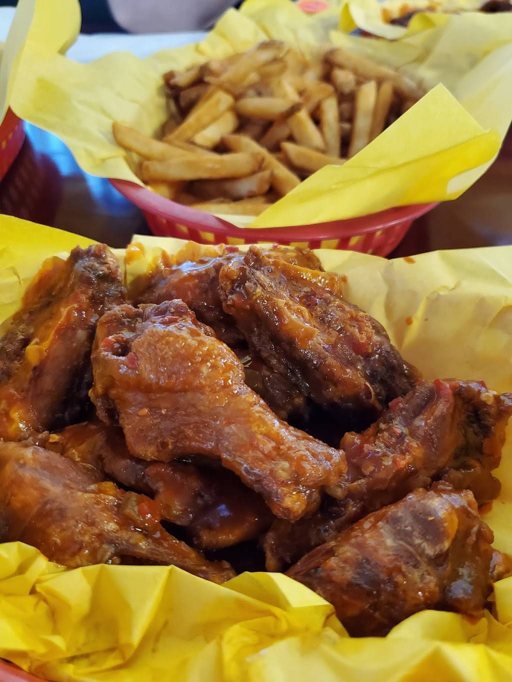 Wild Wings  n Things | restaurant | 3609 Austin Bluffs Pkwy #16, Colorado Springs, CO 80918, USA | 7195745888 OR +1 719-574-5888