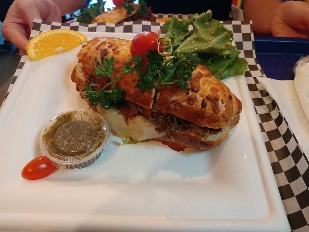 Que-Rico Colombian Express | restaurant | 41 Chailett Rd #15, Cape Haze, FL 33947, USA | 9412148101 OR +1 941-214-8101