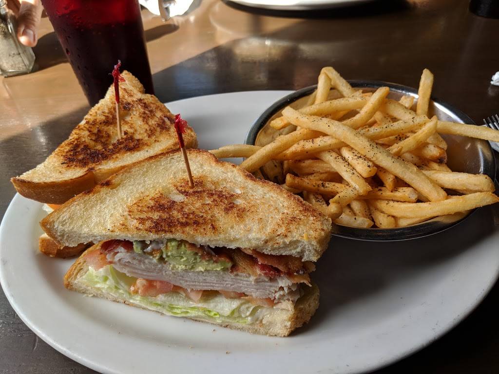 Goodies Bar and Grill | restaurant | 740 Bay Marina Dr, National City, CA 91950, USA | 6193361783 OR +1 619-336-1783