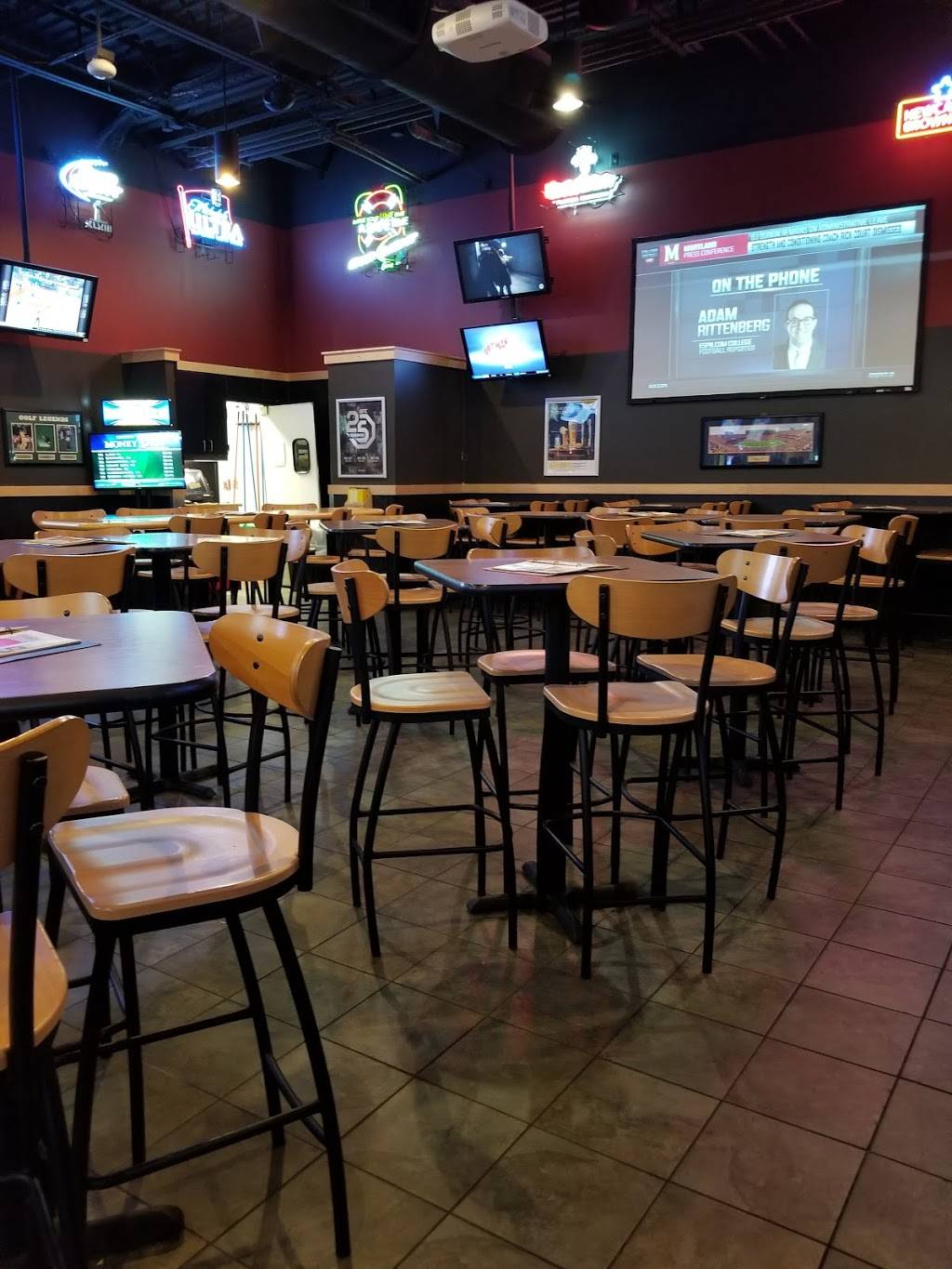 Buffalo Wild Wings | meal takeaway | 2837 S State Rd 7, Wellington, FL 33414, USA | 5613838527 OR +1 561-383-8527