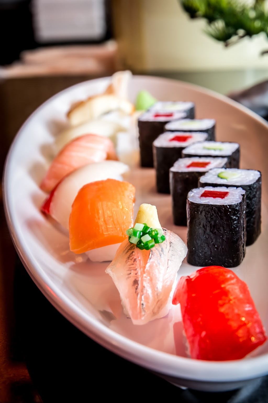 McGuires Sushi | restaurant | 35 Harbor Blvd, Destin, FL 32541, USA | 8506507655 OR +1 850-650-7655