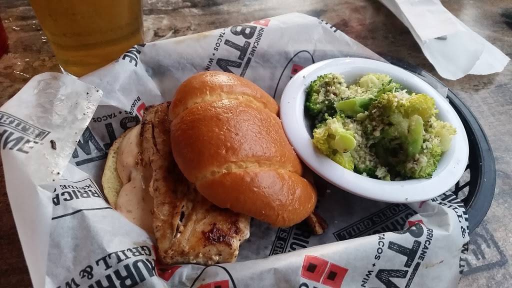 Hurricane Grill & Wings | restaurant | 10920 Baymeadows Rd, Jacksonville, FL 32256, USA | 9043632503 OR +1 904-363-2503
