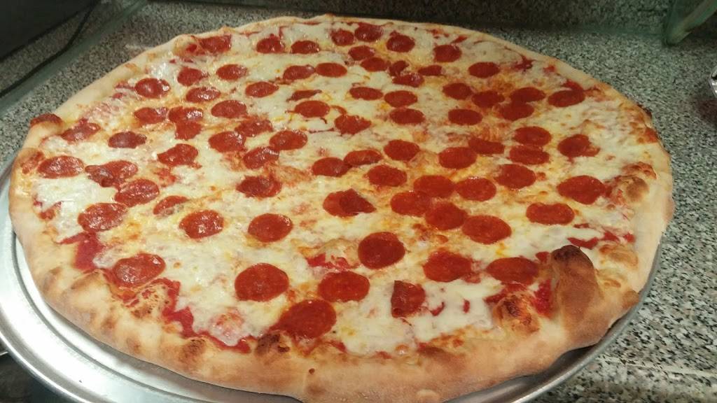 Yanis Pizza | restaurant | 202 North St, Middletown, NY 10940, USA | 8452394746 OR +1 845-239-4746