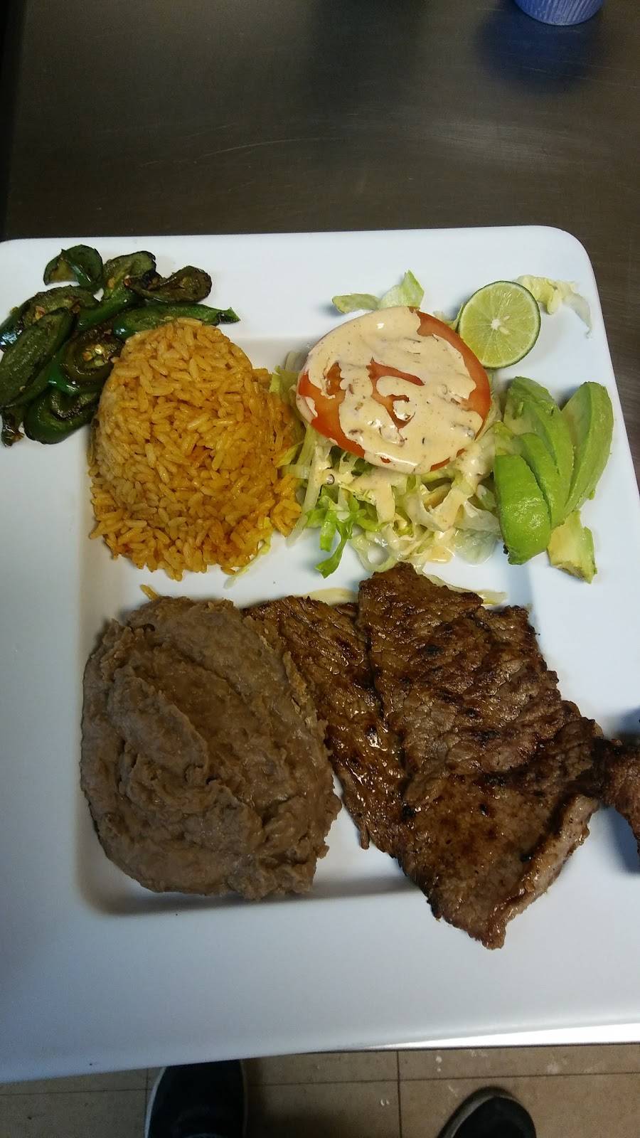 Tres Chiles Restaurant. | restaurant | 2506 W Mt Houston Rd, Houston, TX 77038, USA | 3465705961 OR +1 346-570-5961