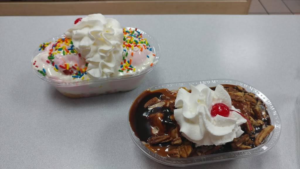 Braums Ice Cream & Burger Restaurant | restaurant | 1308 S Garnett Rd, Tulsa, OK 74128, USA | 9184375531 OR +1 918-437-5531