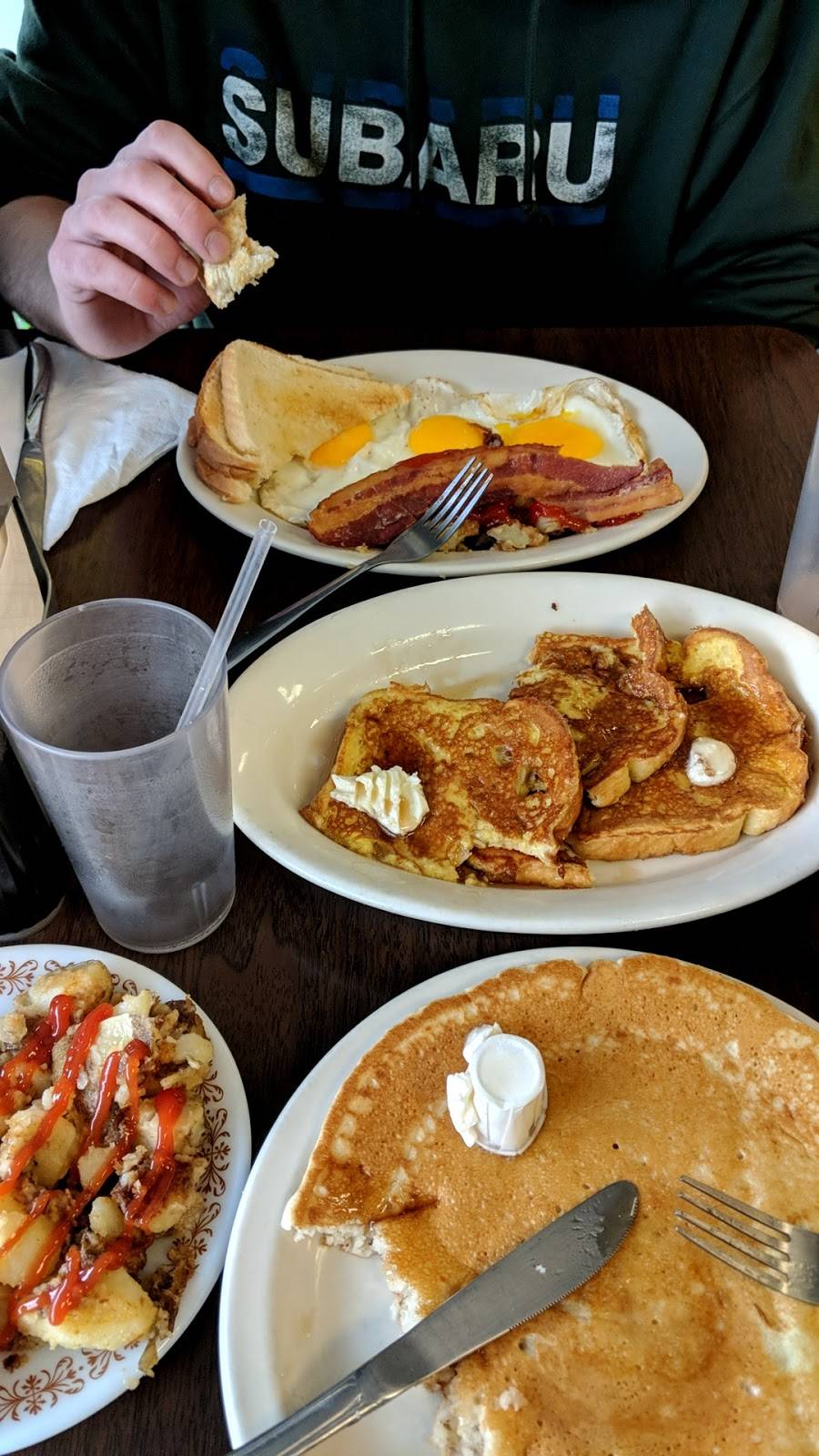 Dons Diner | restaurant | 65 N Main St, Leominster, MA 01453, USA | 9785372815 OR +1 978-537-2815