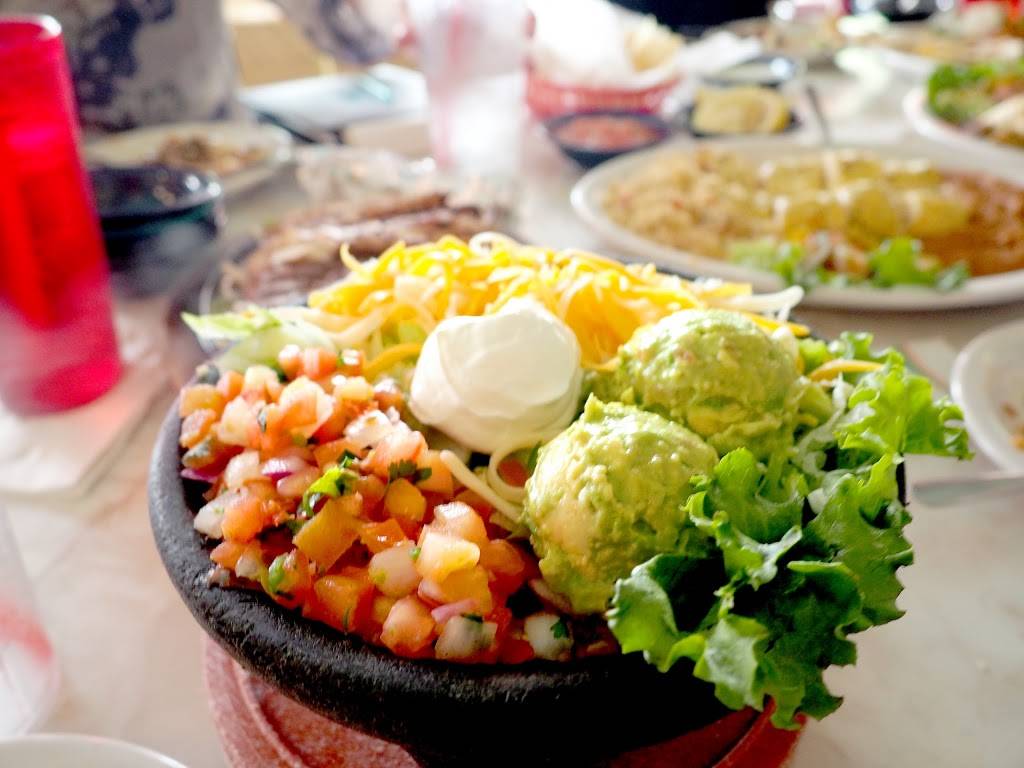 Chuys | restaurant | 28244 Diehl Rd, Warrenville, IL 60555, USA | 6303930911 OR +1 630-393-0911