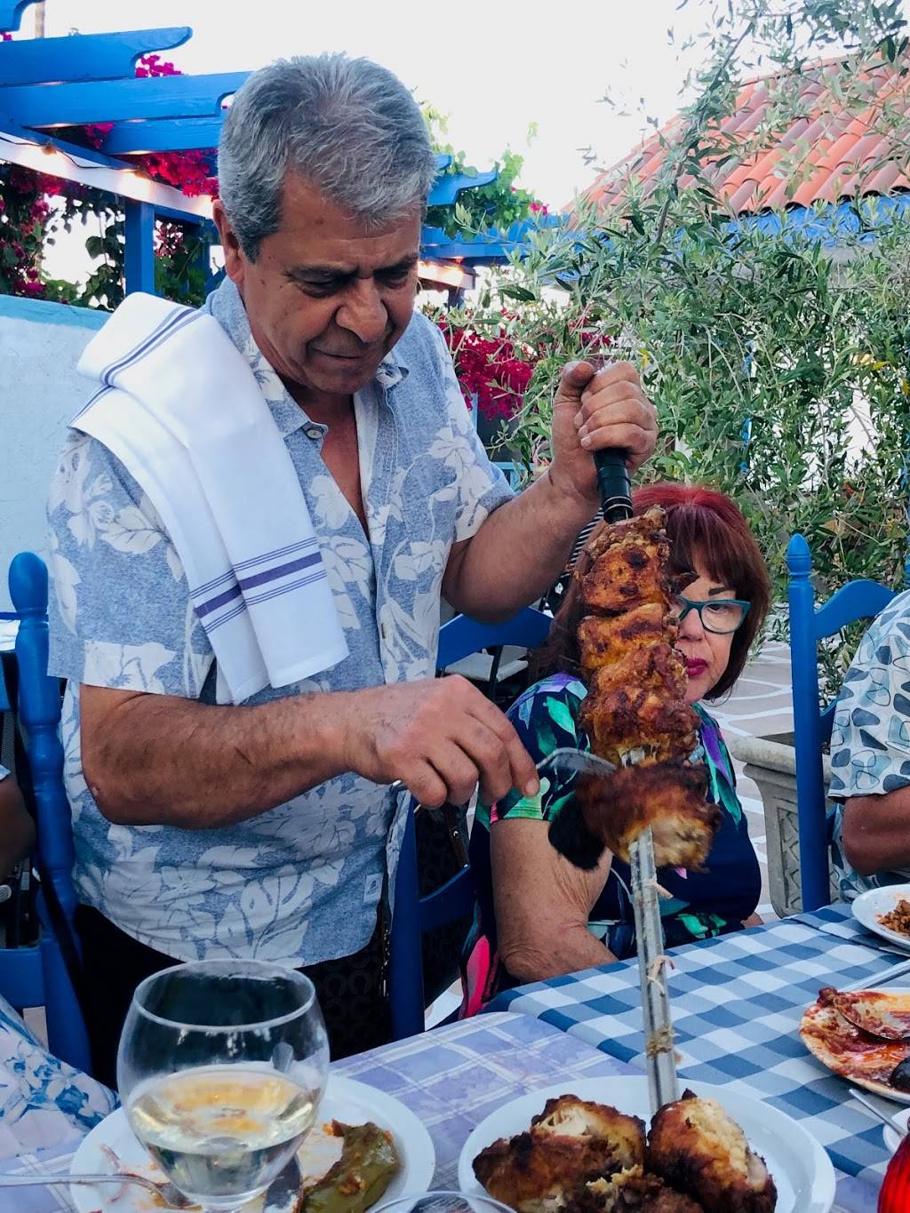 Yiannis Greek Taverna | restaurant | 67778 E Palm Canyon Dr, Cathedral City, CA 92234, USA | 7602024490 OR +1 760-202-4490