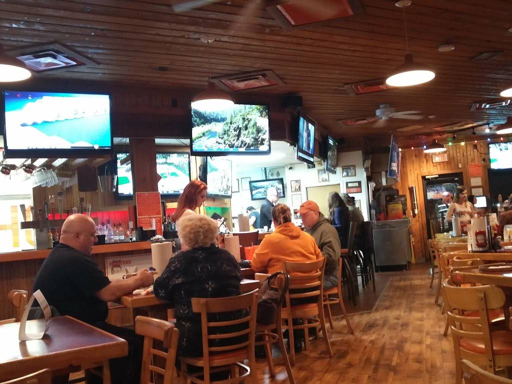 Hooters | restaurant | 10400 Spotsylvania Ave, Fredericksburg, VA 22408, USA | 5408988044 OR +1 540-898-8044