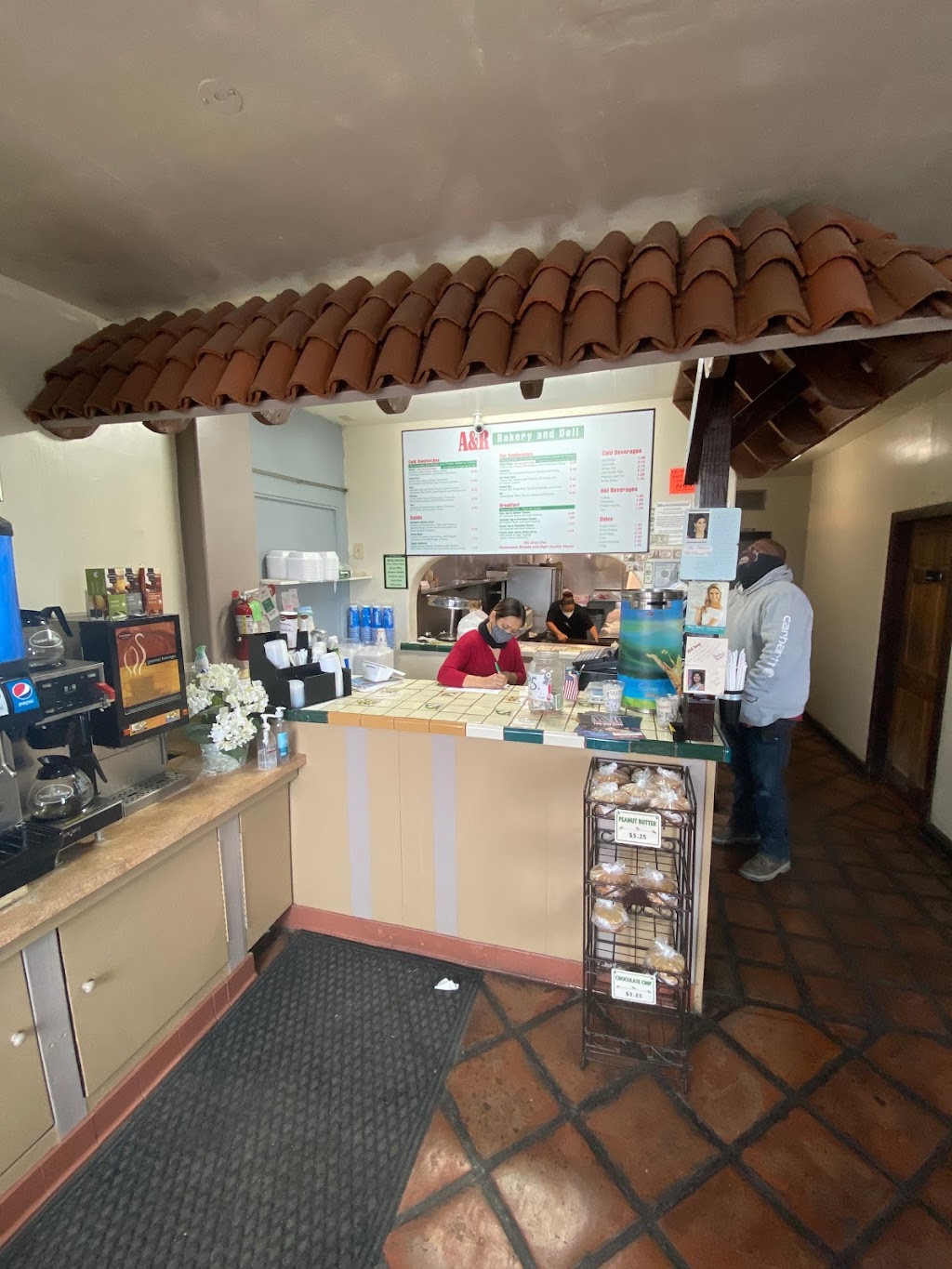 A & R Bakery | bakery | 902 W Hobsonway, Blythe, CA 92225, USA | 7609211100 OR +1 760-921-1100