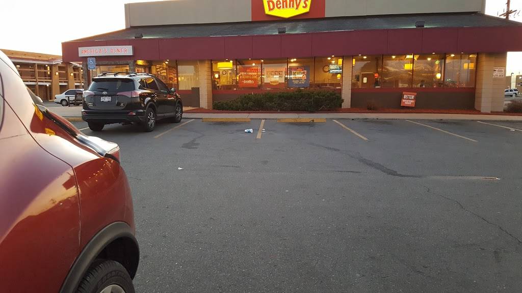 Dennys | restaurant | 12090 E 40th Ave, Denver, CO 80239, USA | 3033730840 OR +1 303-373-0840