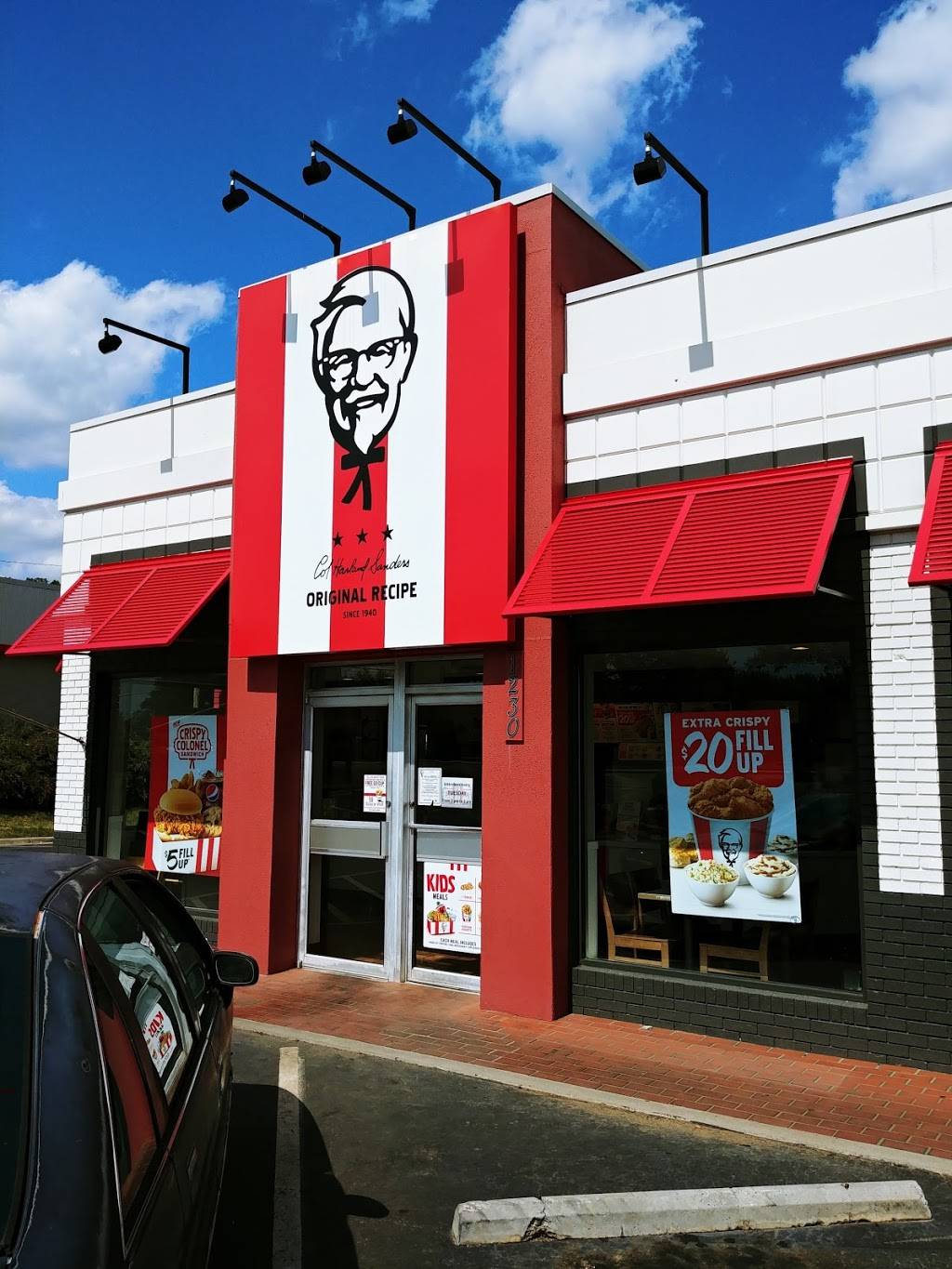 KFC | restaurant | 1230 Yadkinville Rd, Mocksville, NC 27028, USA | 3367533000 OR +1 336-753-3000