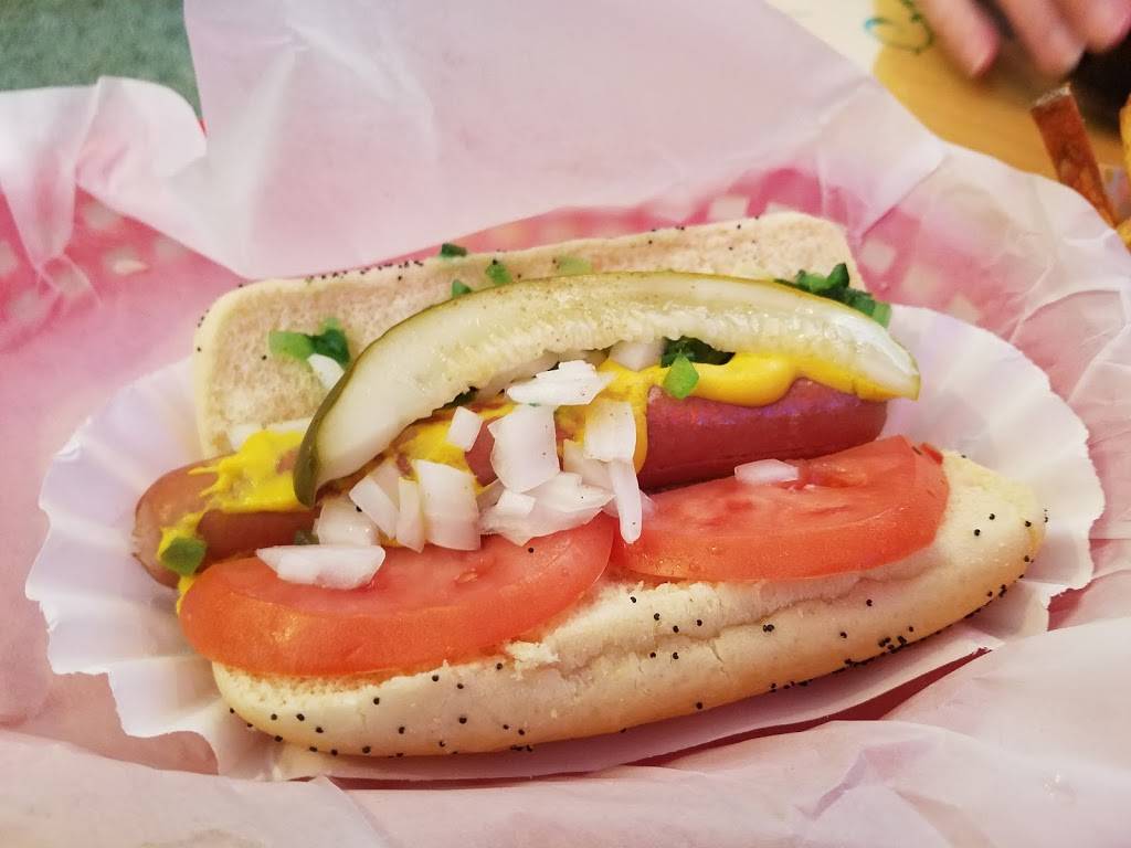 Bulldogs Grill | restaurant | 122 Main Street, Wauconda, IL 60084, USA | 8475268234 OR +1 847-526-8234