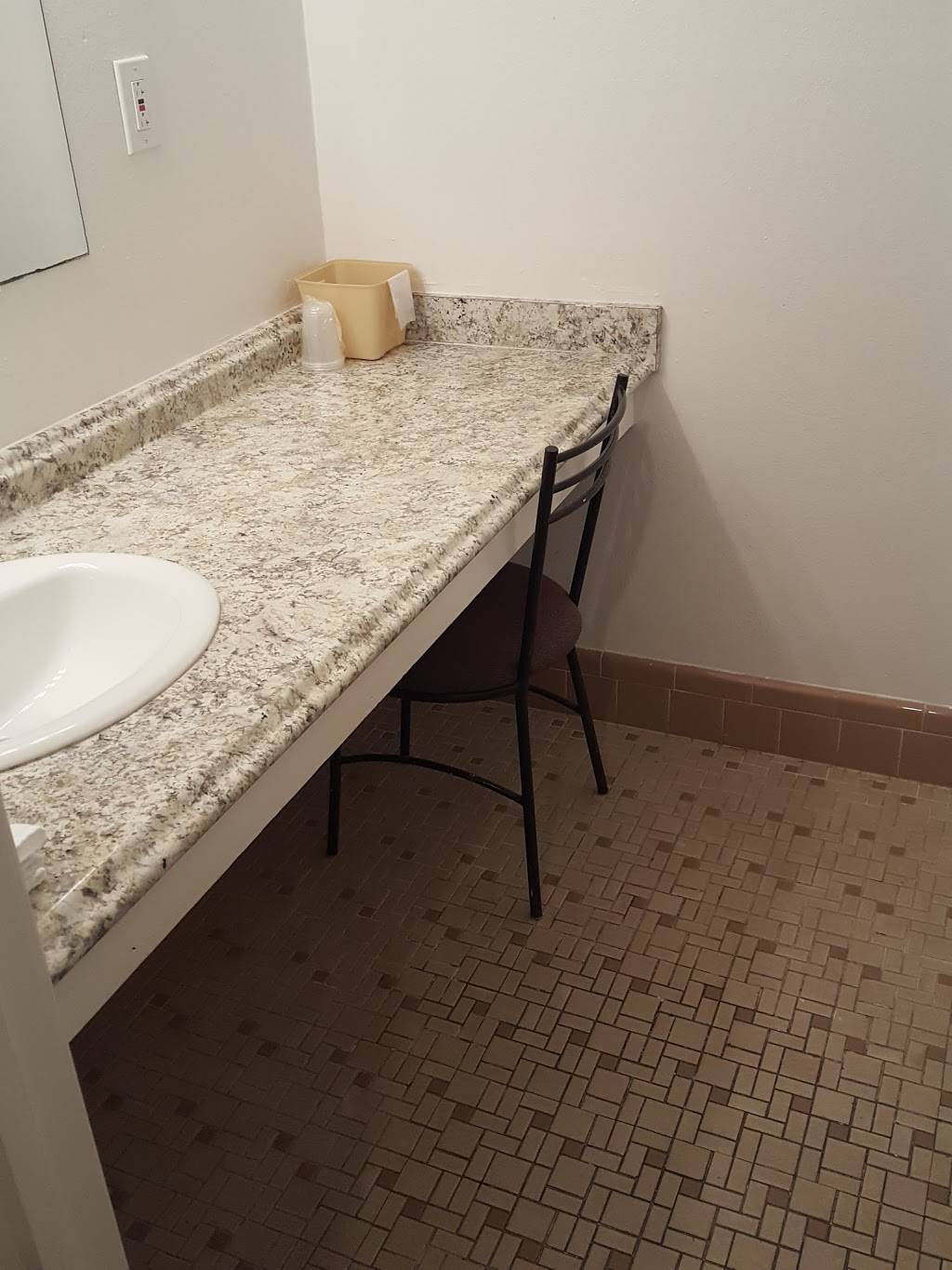 Gulfway Motel & Restaurant | restaurant | 1365 TX-124, High Island, TX 77623, USA | 4092865217 OR +1 409-286-5217