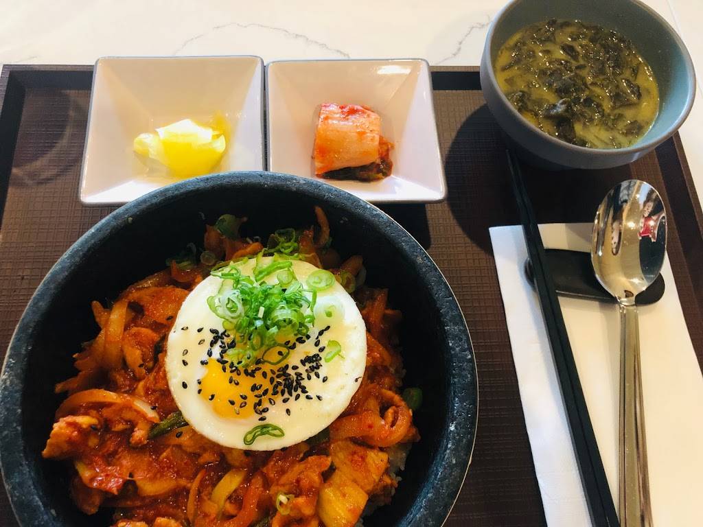 The Blossom | restaurant | 320 Broad Ave, Palisades Park, NJ 07650, USA | 2019474588 OR +1 201-947-4588