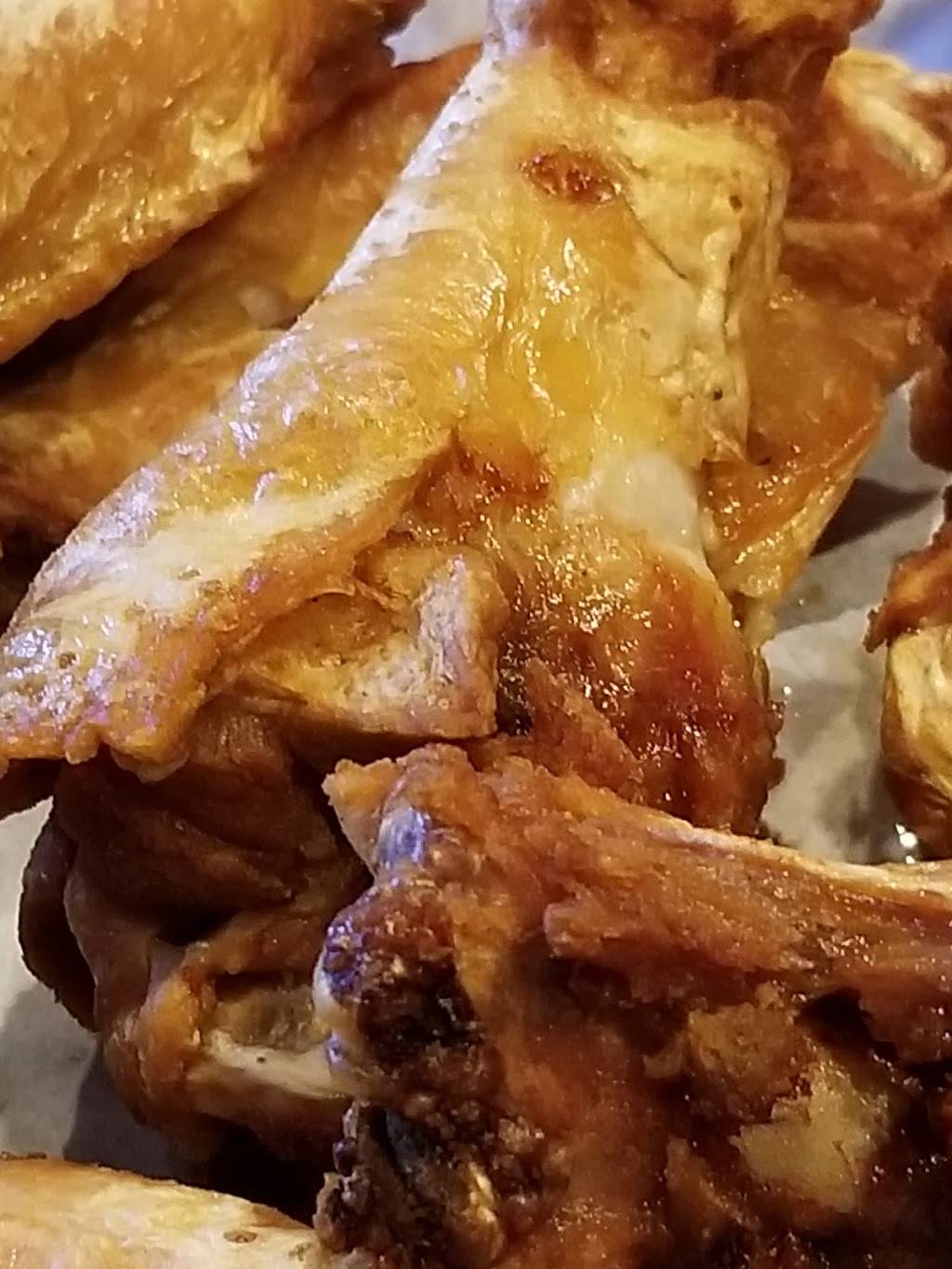 Legend Larrys | restaurant | 1142 Plankview Green Blvd, Sheboygan Falls, WI 53085, USA | 9204589464 OR +1 920-458-9464