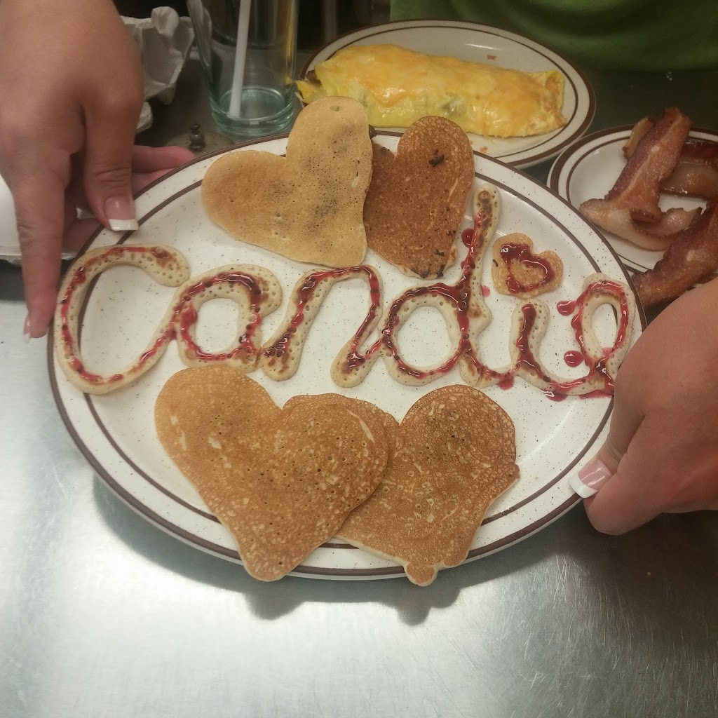 Buckhorn Bar & Grill | restaurant | 105 S Maddy St, McGregor, MN 55760, USA | 2184764263 OR +1 218-476-4263