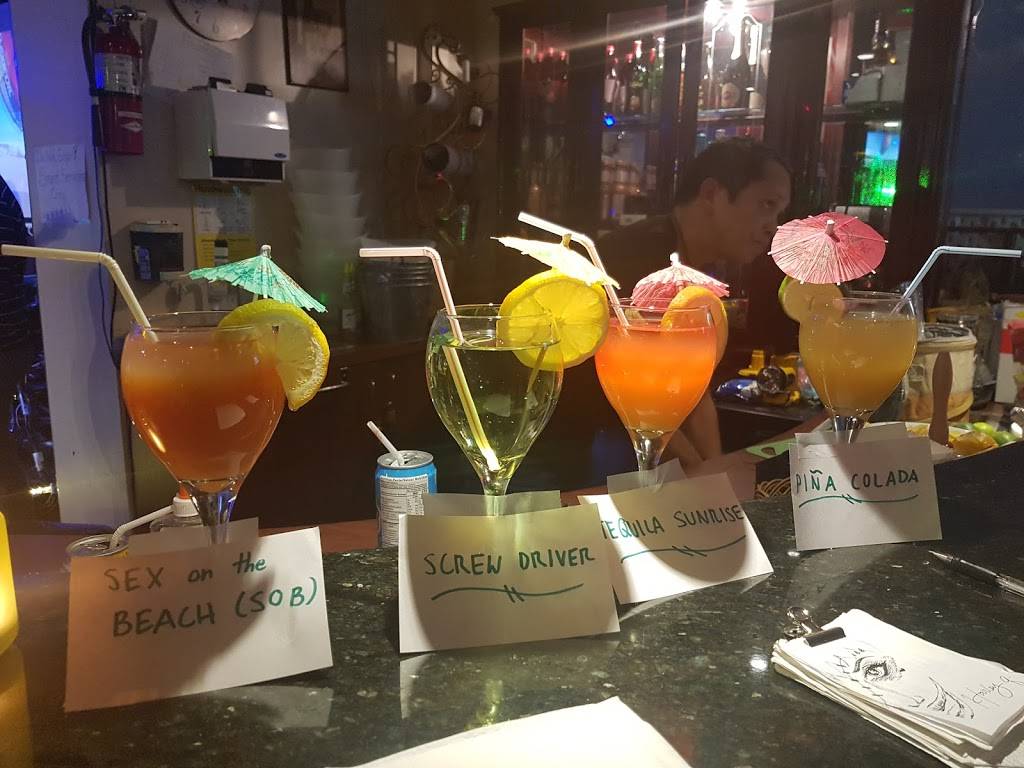 Robes Bar & Lounge | restaurant | 3022 Bathurst St, North York, ON M6B 3B6, Canada | 4165519890 OR +1 416-551-9890