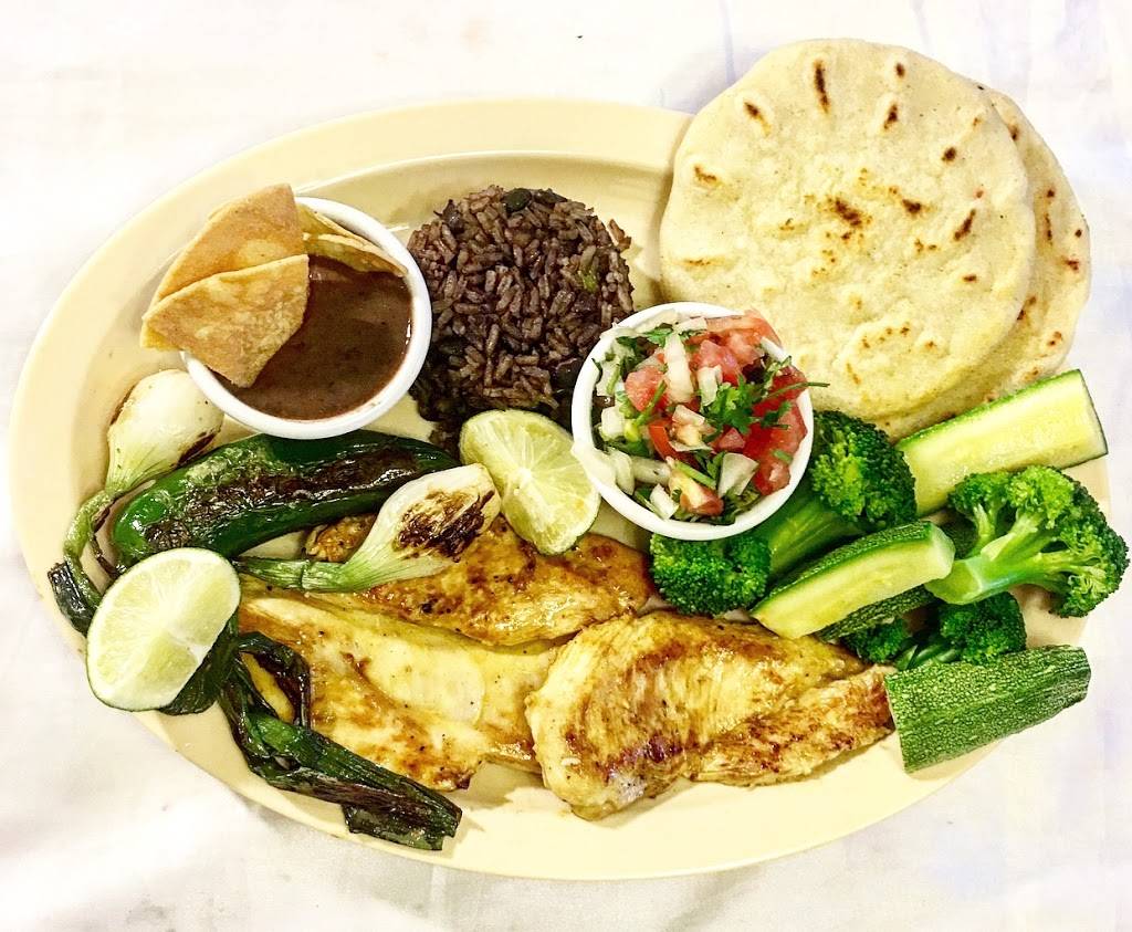 Reinas De Las Pupusas Restaurant | restaurant | 2308 W Northern Ave, Phoenix, AZ 85021, USA | 6026124347 OR +1 602-612-4347