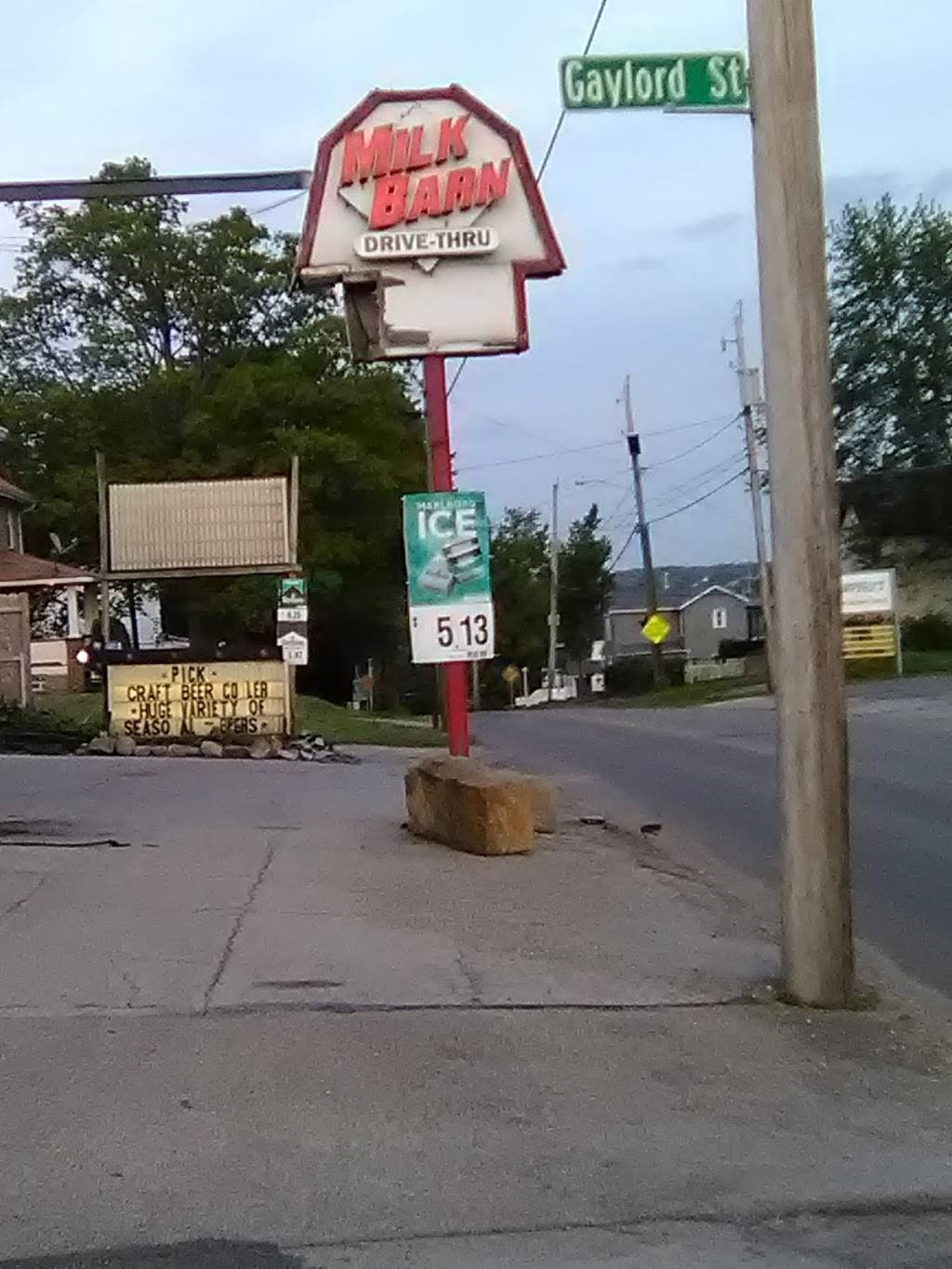 Milk Barn Drive-Thru | restaurant | 8211 Warren - Sharon Rd, Masury, OH 44438, USA | 3304482155 OR +1 330-448-2155