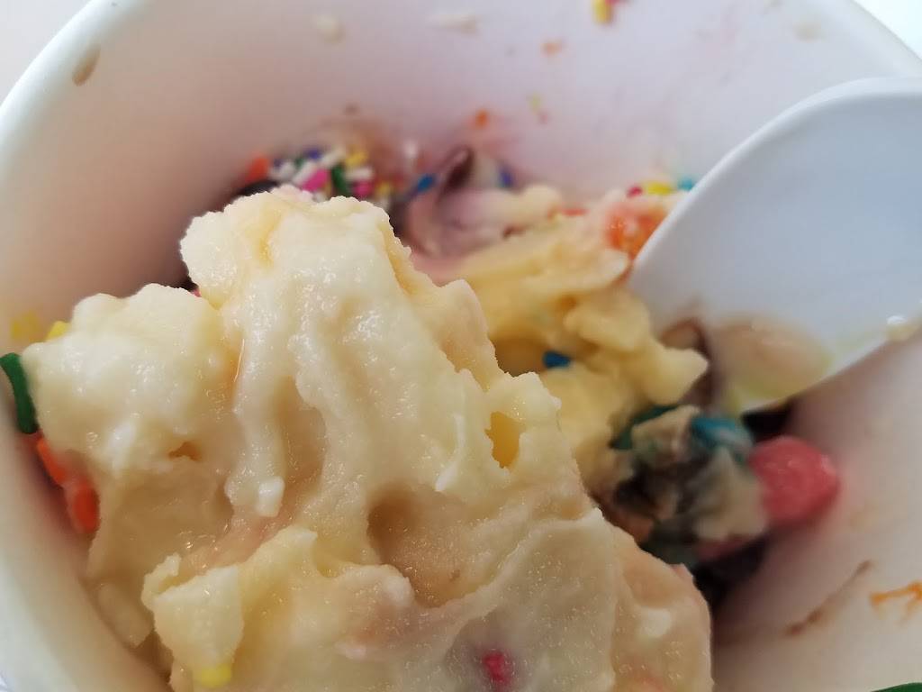 Yogurtini | meal takeaway | 207 W Maple Ave, Independence, MO 64050, USA | 8164610037 OR +1 816-461-0037