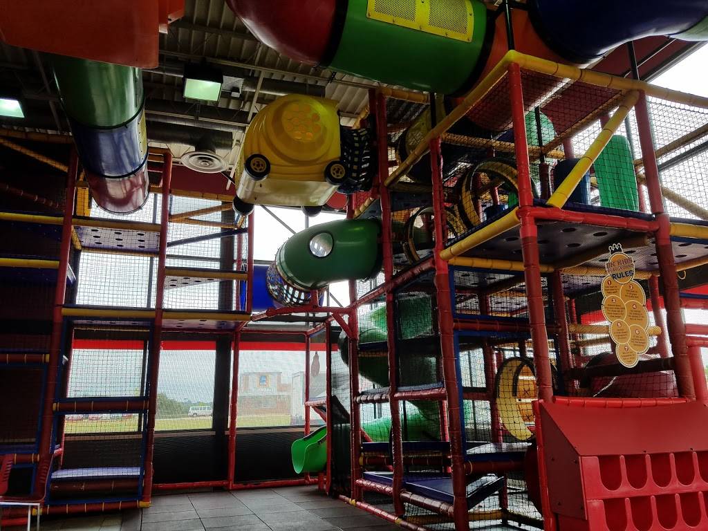 Burger King | restaurant | 1670 Eastchase Pkwy, Fort Worth, TX 76120, USA | 8173033075 OR +1 817-303-3075