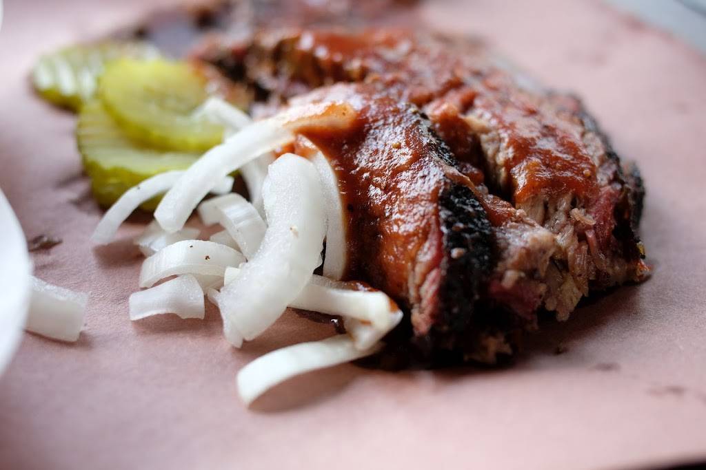 Red Wagon Bar-B-Que | restaurant | 169 Halbert Ln, Waco, TX 76705, USA | 2548292277 OR +1 254-829-2277