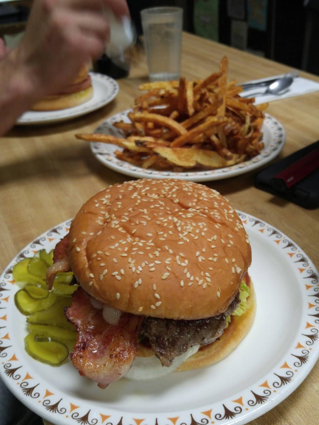 Billys Restaurant | restaurant | 413 W State St, Fremont, OH 43420, USA | 4193349169 OR +1 419-334-9169