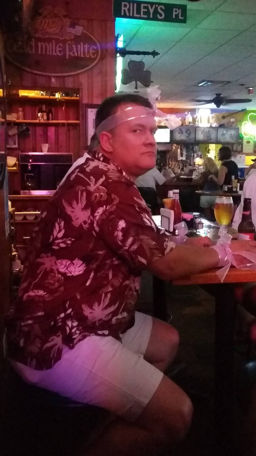 Rileys Gathering Place | restaurant | 590 S York St D, Elmhurst, IL 60126, USA | 6305300858 OR +1 630-530-0858