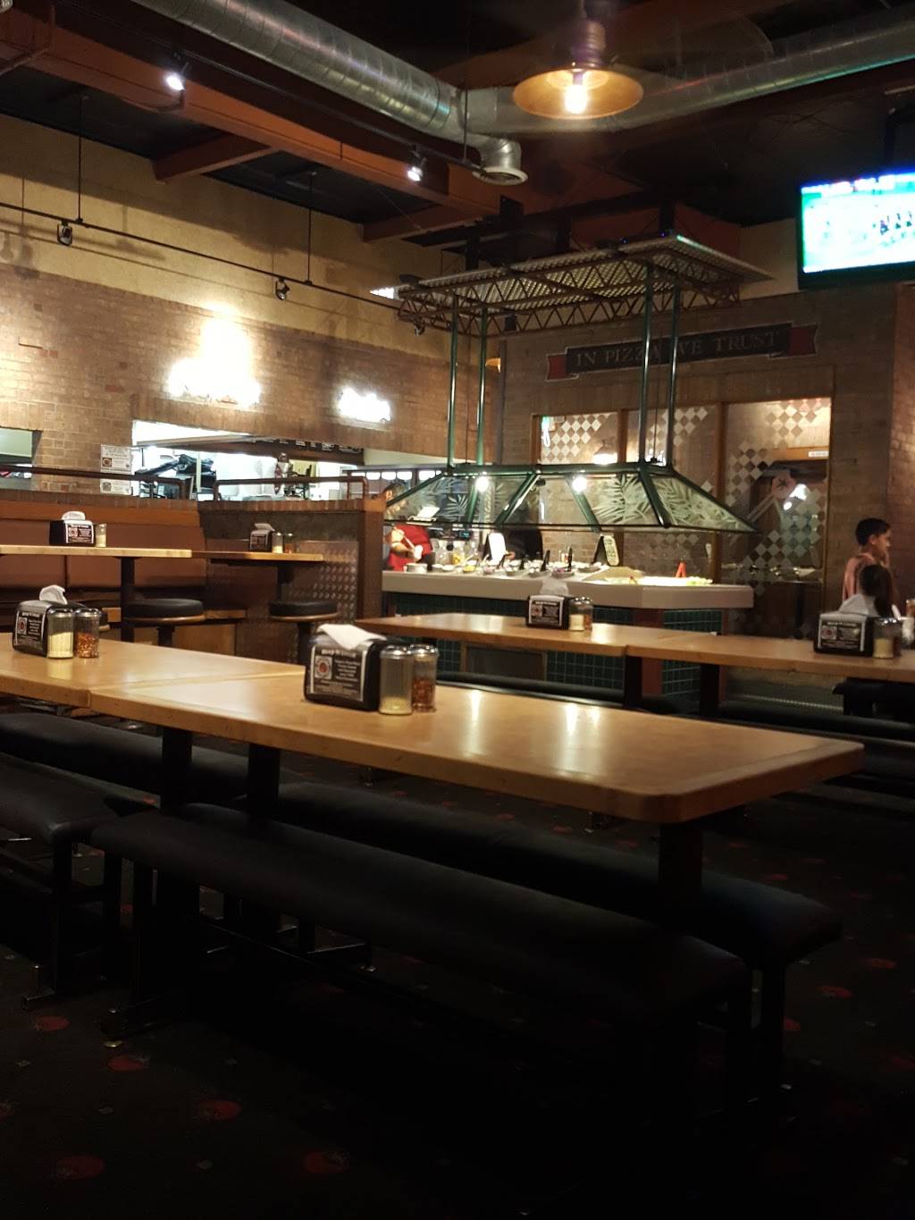 Toppers Pizza | restaurant | 2100 Saviers Rd, Oxnard, CA 93033, USA | 8053854444 OR +1 805-385-4444