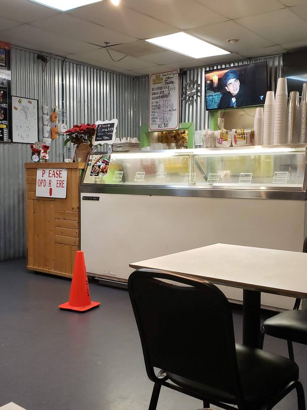 Hay Elotes | meal takeaway | 1200 W Howard Ln, Austin, TX 78753, USA | 5129907045 OR +1 512-990-7045