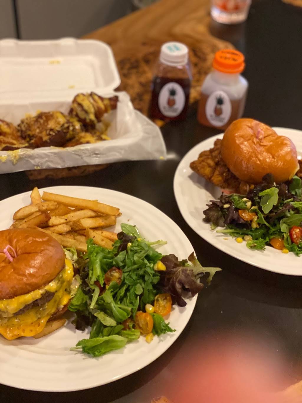 Sally Os | restaurant | 3531 Gough St, Baltimore, MD 21224, USA | 4106245631 OR +1 410-624-5631