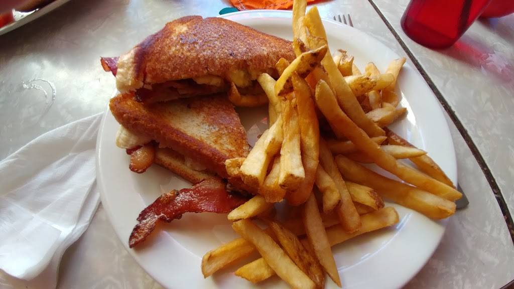 821 Cafe | restaurant | 825 W Cary St, Richmond, VA 23220, USA | 8046491042 OR +1 804-649-1042