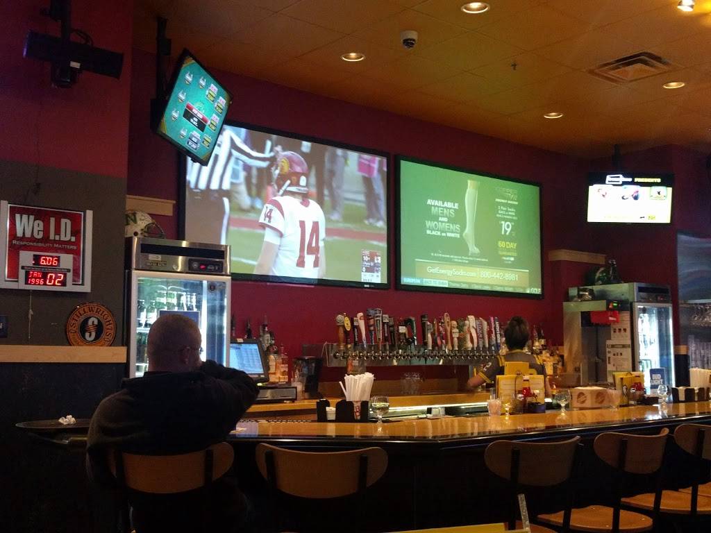 Buffalo Wild Wings | restaurant | 891 S Main St, Englewood, OH 45322, USA | 9378368555 OR +1 937-836-8555