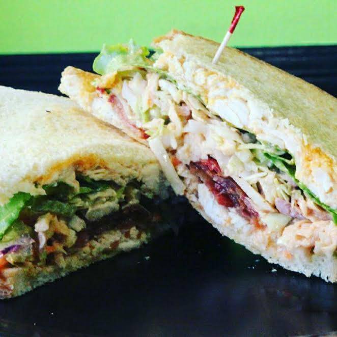 Mindy Bs Deli | restaurant | 828 Georgia Ave, Chattanooga, TN 37402, USA | 4235217932 OR +1 423-521-7932