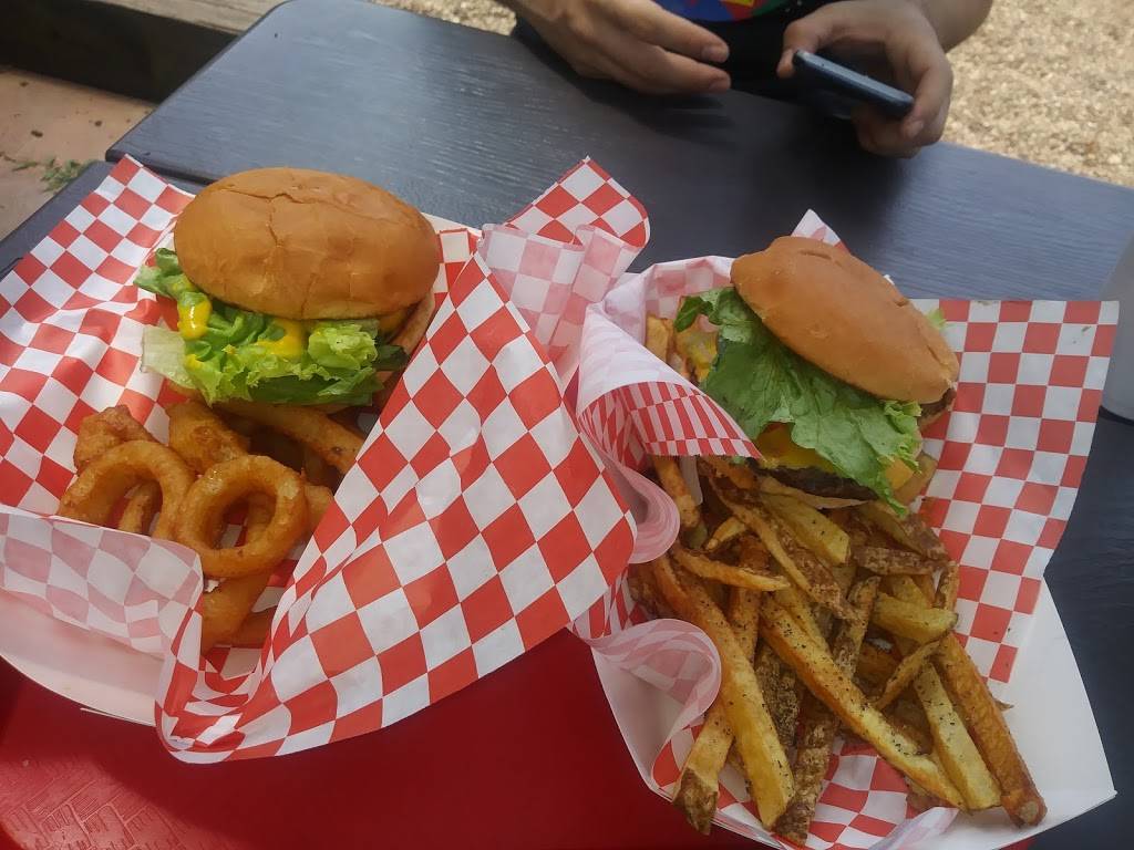 Neon Moon | restaurant | 326 US-71, Mountainburg, AR 72946, USA | 4793691705 OR +1 479-369-1705